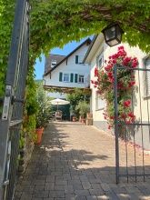 Weingut Hof Eingang Weingut Hof Eingang