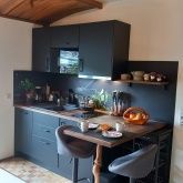 Küchenblock mit Spülmaschine und Mikrowelle Küchenblock mit Spülmaschine und Mikrowelle