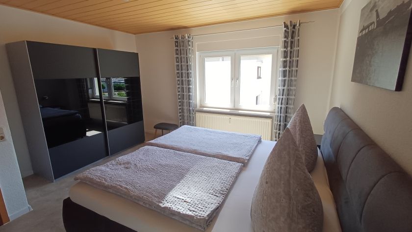 Schlafzimmer 2