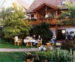 Zwei weitere Appartementwohnungen befinden sich in diesem Haus