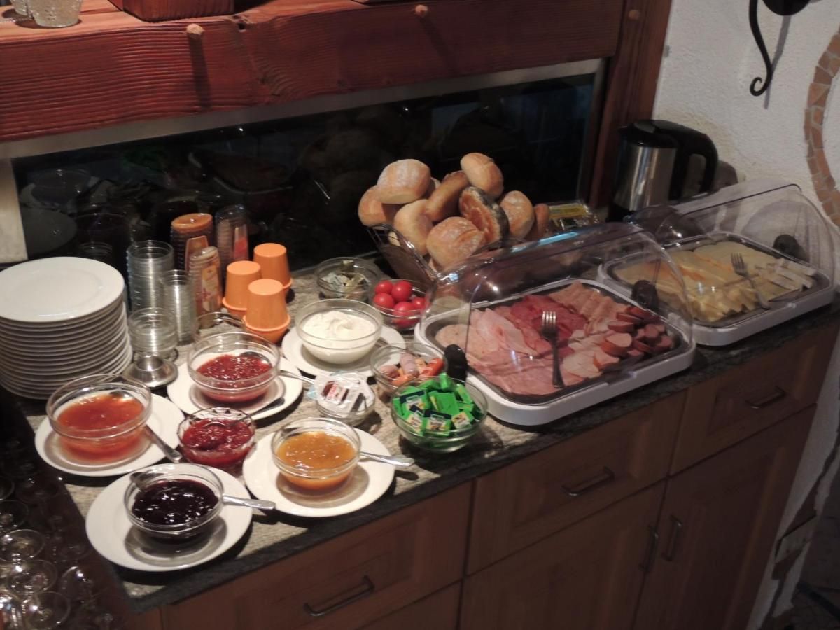 Ferienwohnungen und Gästezimmer Ehrhardt