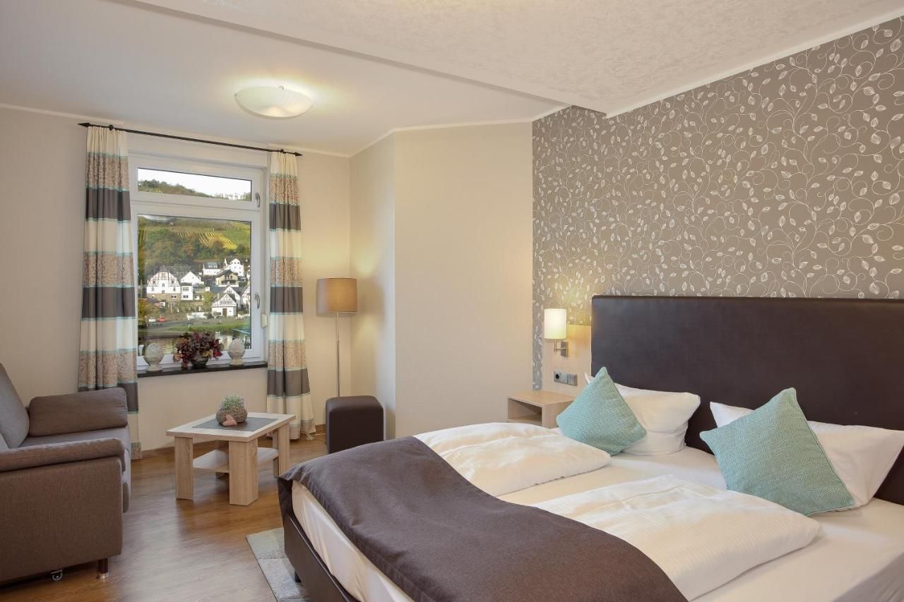 Hotel-Weinhaus Mayer