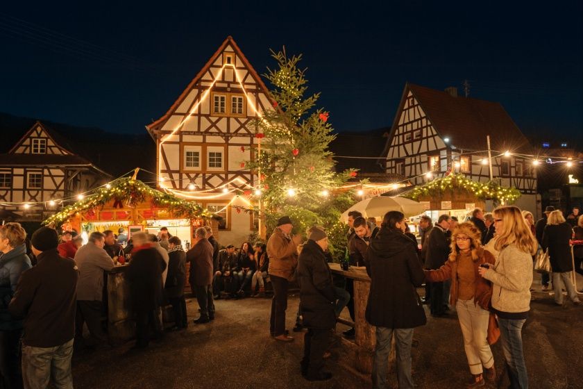 Weihnachtsmarkt in Dörrenbach Weihnachtsmarkt in Dörrenbach